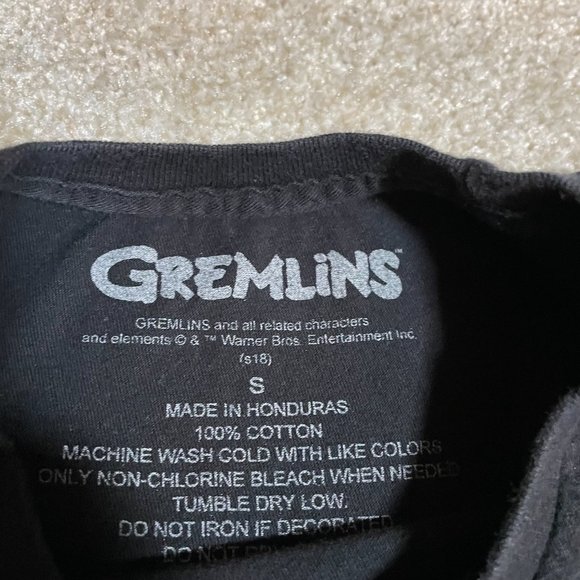 Gremlins T-Shirt Size S Small Black Retro 90s Distressed Graphic. - Picture 3 of 4
